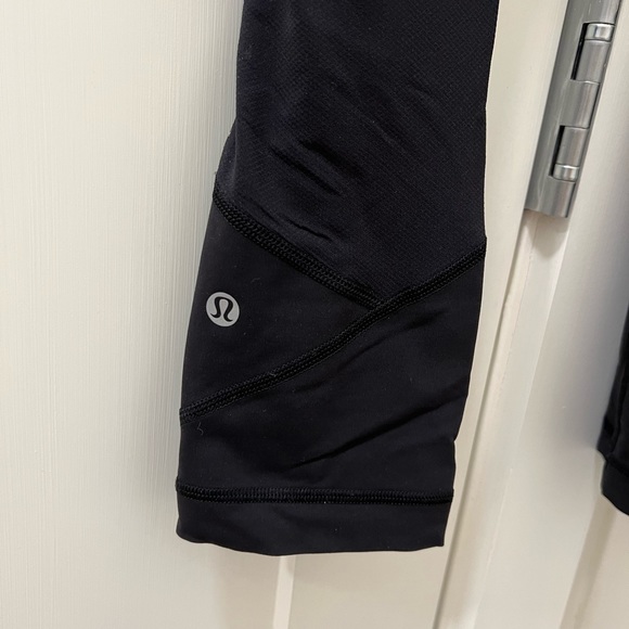 Lululemon Black Cropped Leggings - Picture 4 of 5